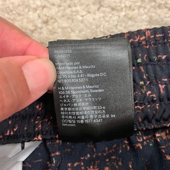 H&M Wide Cut High Rise Satin Pattern Pants - Picture 12 of 13